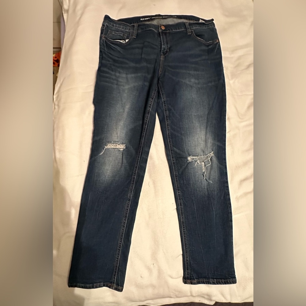 Old Navy 14 regular Boyfriend skinny Jeans. Ripped in knees jeans